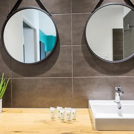 Ξενοδοχείο με διαμερίσματα Chateau De Tauzies, The Originals Relais