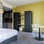 Chateau De Tauzies, The Originals Relais アパートホテル ガイヤック