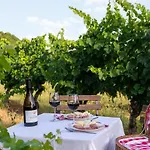 Appart hôtel Château De Tauzies, The Originals Relais 4*
