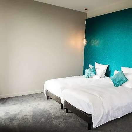 Aparthotel Chateau De Tauzies, The Originals Relais 4*