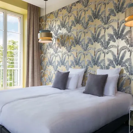 Chateau De Tauzies, The Originals Relais Aparthotel 4*