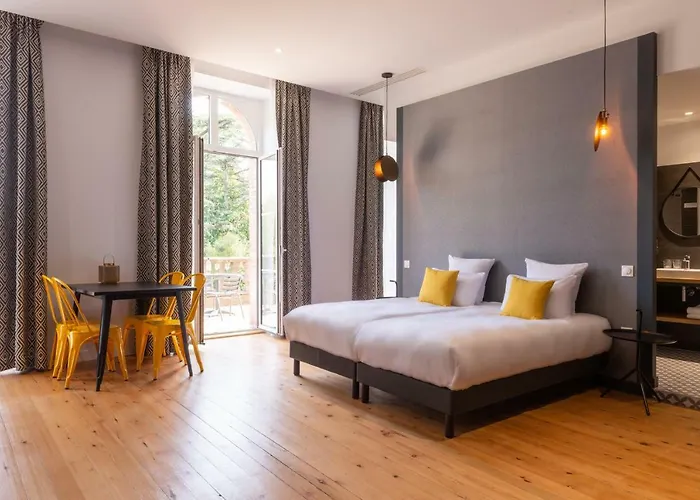 Chateau De Tauzies, The Originals Relais Apart Otel