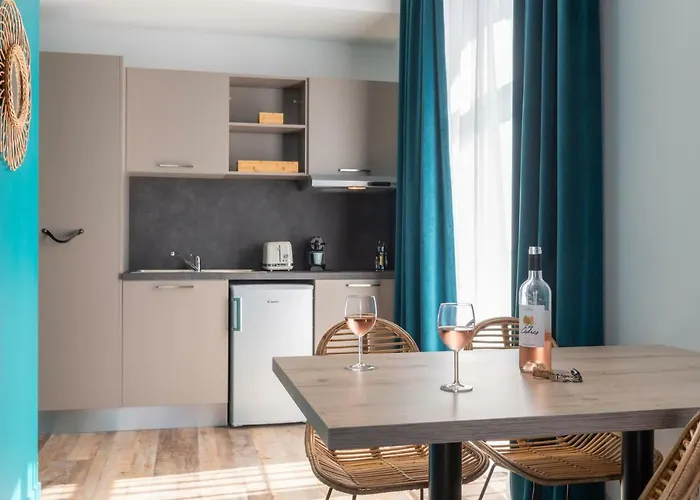 Chateau De Tauzies, The Originals Relais Apart Otel 4*