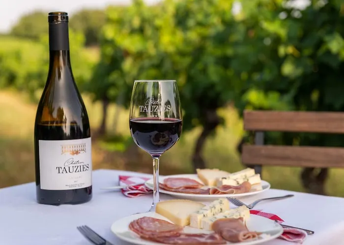 Chateau De Tauzies, The Originals Relais Apart Otel 4*